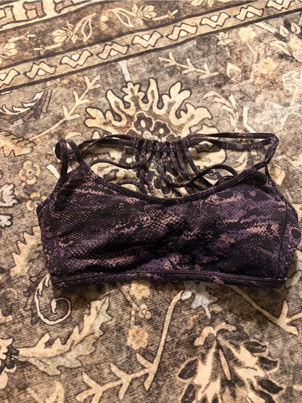 Women's lululemon sports bra